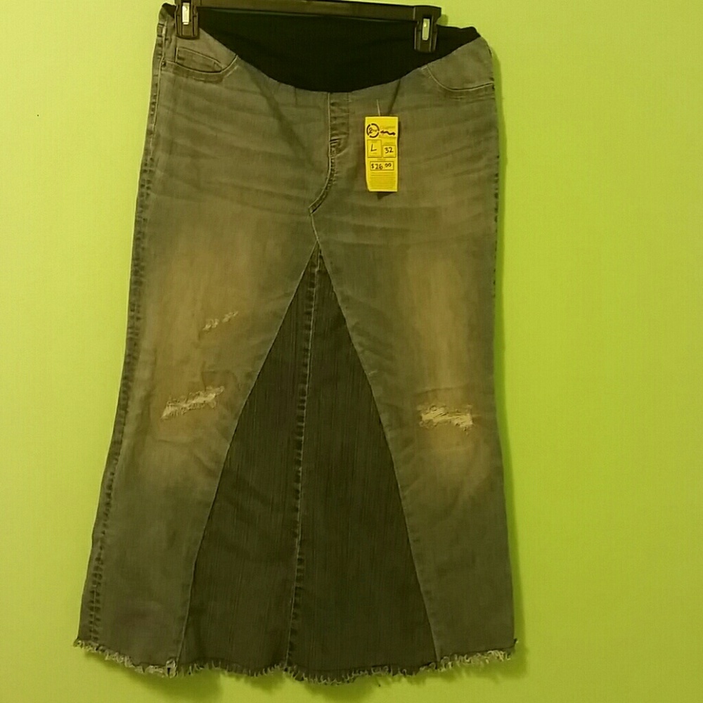 Cute maternity skirt
